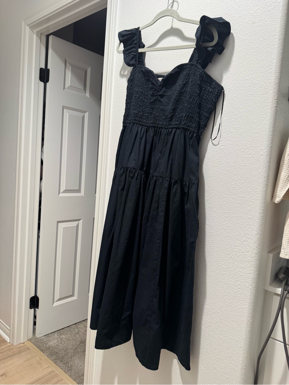 Abercrombie & Fitch Black Ruffle Strap Smocked Midi Dress